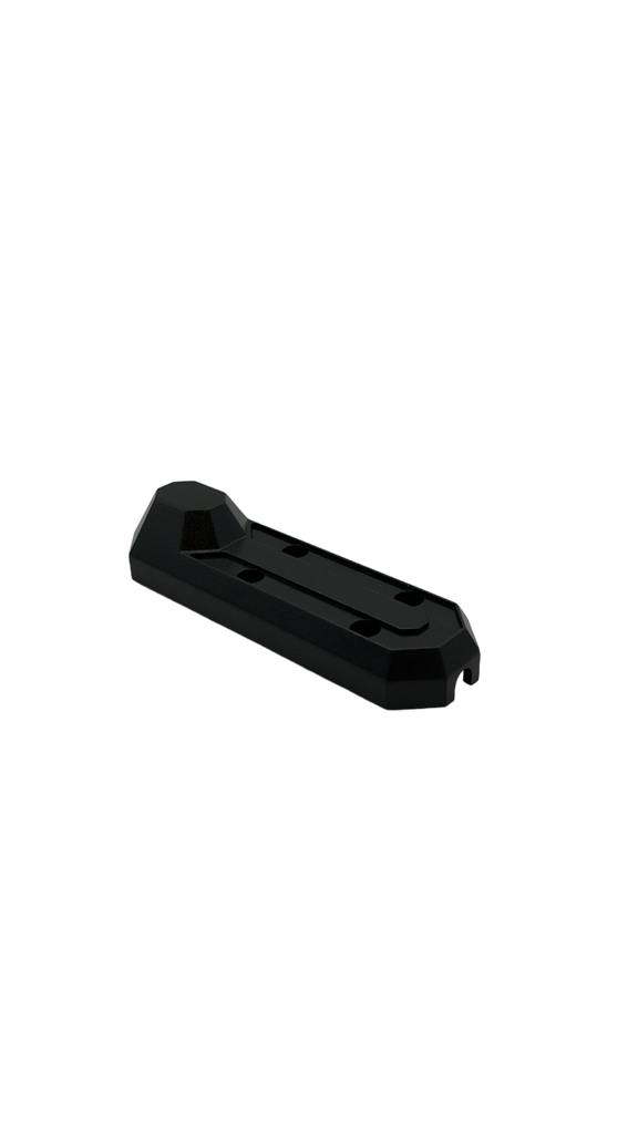 E-CHIC TE1 RIGHT FRONT WHEEL NUT COVER